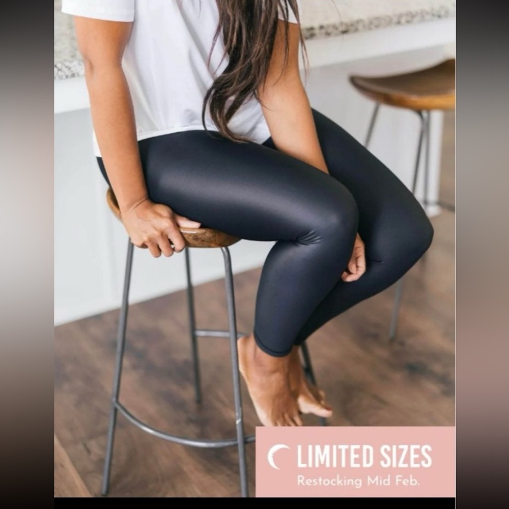Zyia Black Metallic Plus Light n Tight Hi-rise 7/8 24"